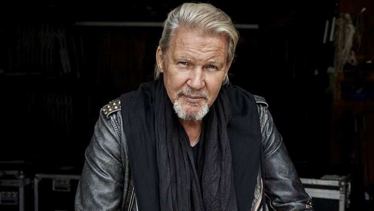 Ο θρύλος της Eurovision Johnny Logan έρχεται για πρώτη φορά στην Ελλάδα