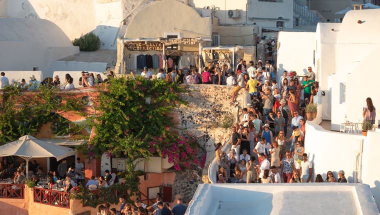 Υπάρχει άραγε τρόπος για να ηρεμήσουμε από τον υπερτουρισμό;