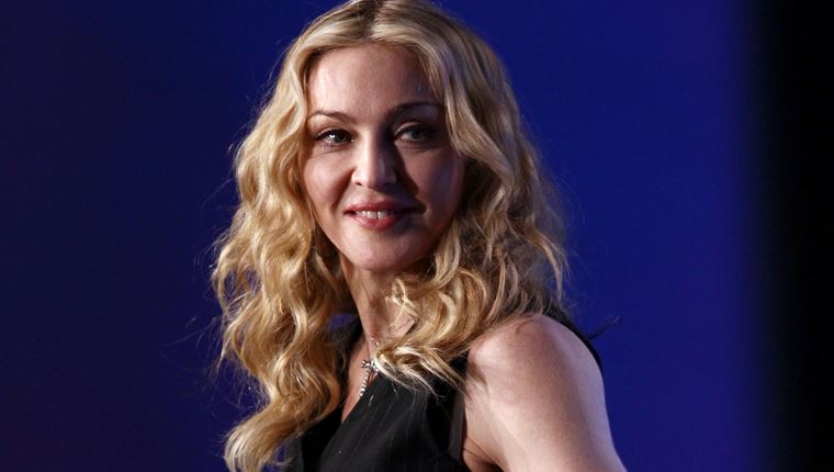 Jenny Shimizu: Η πρώην της Madonna λέει πως ένιωθε σαν &#39;πόρνη πολυτελείας&#39;