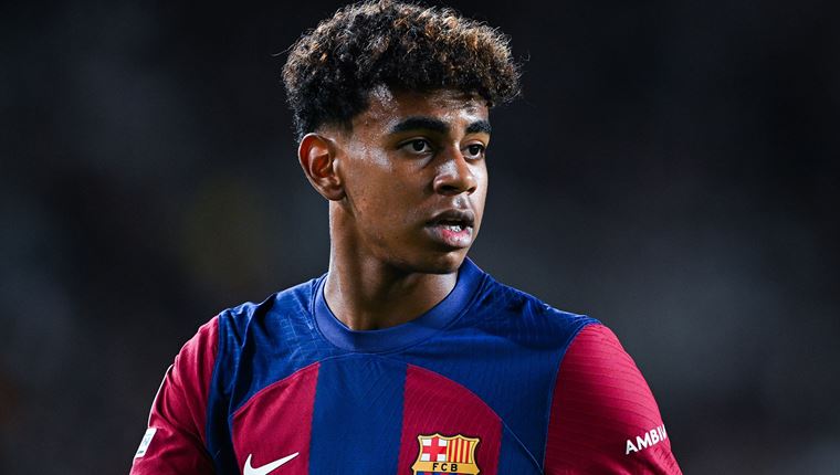 Βρήκαμε τα &#39;μαγικά&#39; αθλητικά παπούτσια με τα οποία ο Lamine Yamal έγραψε ιστορία στο Euro 2024