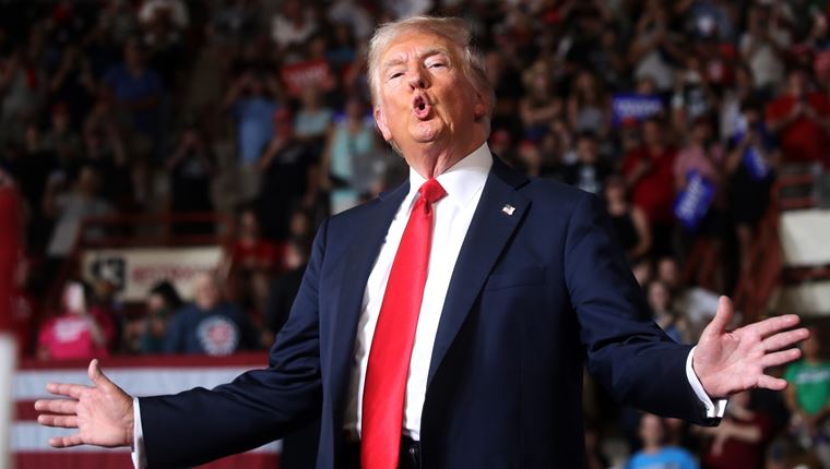 Πασίγνωστο συγκρότημα έριξε &#39;άκυρο&#39; στον Donald Trump