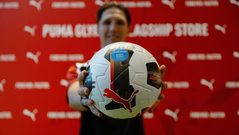 Ο Παναγιώτης Ρέτσος μόλις παρουσίασε την επίσημη μπάλα του φετινού πρωταθλήματος