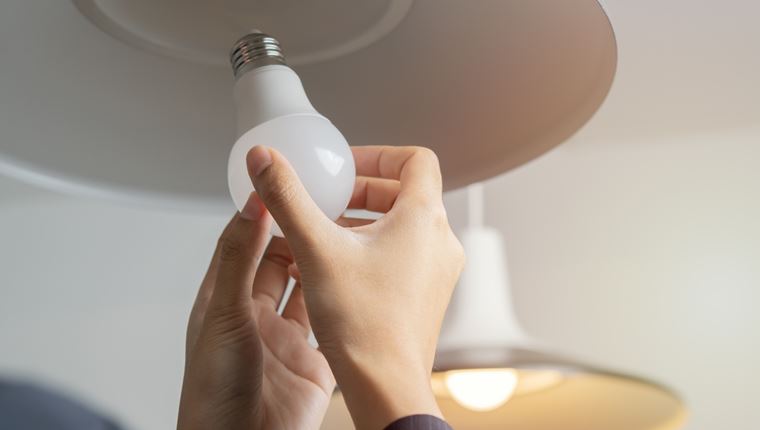 Έρευνα: Η Gen Z ούτε μια λάμπα δε μπορεί να αλλάξει