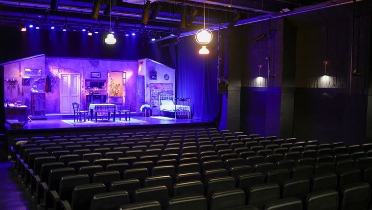 Ένα νέο, υπέροχο θέατρο άνοιξε μόλις στην Κυψέλη