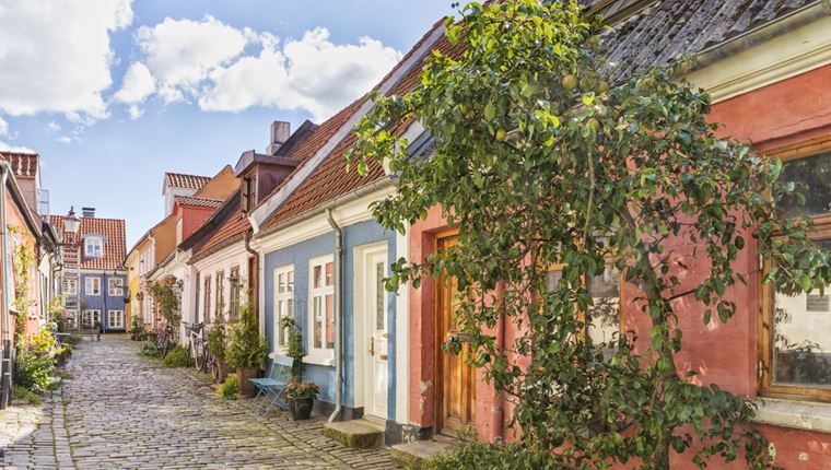 Αυτή η χώρα πρέπει να εγκρίνει το όνομα του παιδιού σου πριν το &#39;βαφτίσεις&#39;