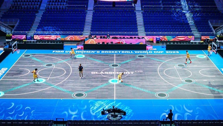 Glass floor αντί για παρκέ, στο πράσινο ΟΑΚΑ