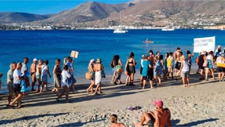 'To κίνημα της πετσέτας' ή αλλιώς επανάσταση στην παραλία