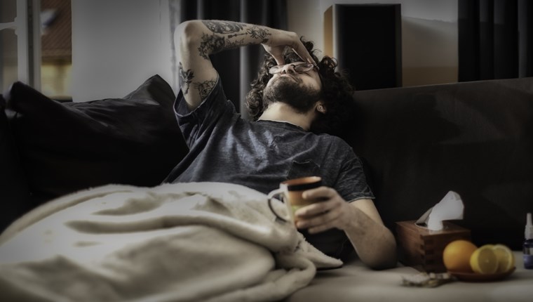 Οδηγός επιβίωσης από το πρωτοχρονιάτικο hangover