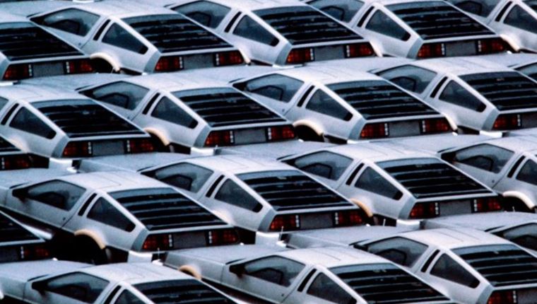 Η DeLorean επαναφέρει τη θρυλική DMC-12