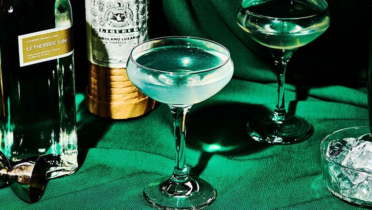 Η συνταγή και η ιστορία του Aviation