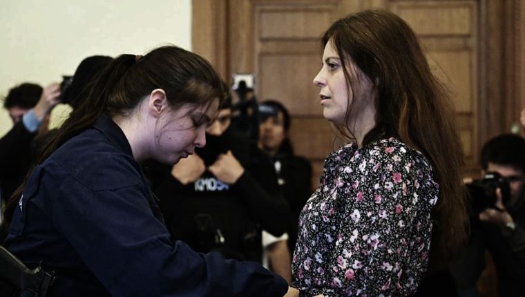 Η ιστορία της Ιταλίδας αντιφασίστριας Ilaria Salis που δικάζεται αλυσοδεμένη στην Ουγγαρία