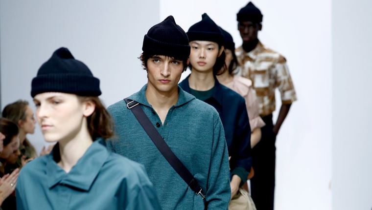 Ο σκούφος είναι (και) haute couture