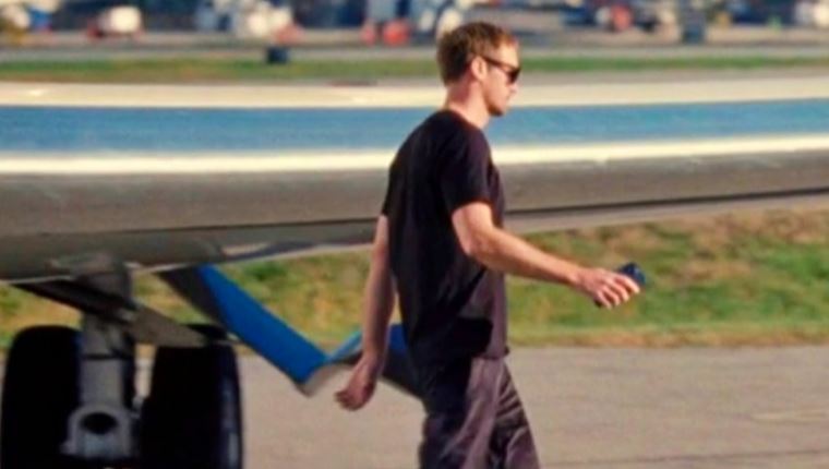 Γιατί τόσοι άντρες κυκλοφορούν χωρίς παπούτσια;