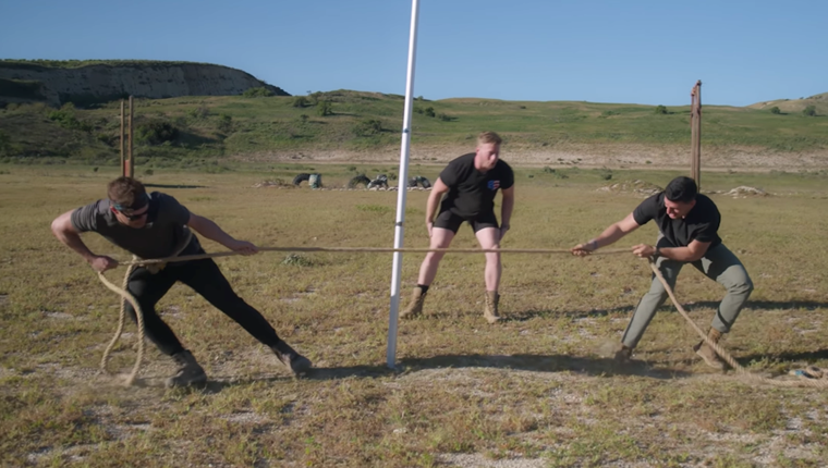 Ολυμπιονίκης εναντίον Πεζοναύτη σε fitness battle