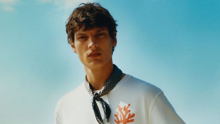 To must have T-shirt των Zara γι&#39; αυτό το καλοκαίρι