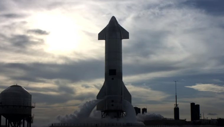 Ο τρίτος πύραυλος της SpaceX κατάφερε να προσγειωθεί αλλά τελικά εξερράγη
