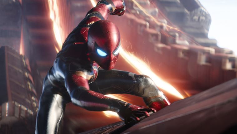 Σειρά για την άτυπη κόντρα μεταξύ Marvel και DC ετοιμάζουν οι αδερφοί Russo