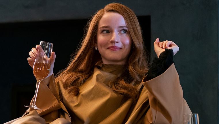 Η εποχή της Julia Garner ανατέλλει