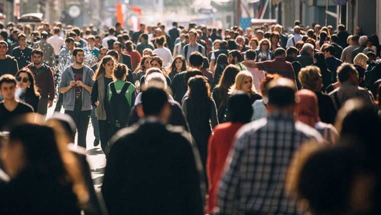 Αυτές είναι οι αυξήσεις που θα πάρουν 3,5 εκατομμύρια δημόσιοι και ιδιωτικοί υπάλληλοι