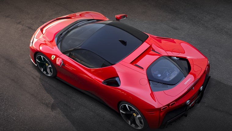 Η εξωφρενική Ferrari SF90 Stradale του Κώστα Μανωλά