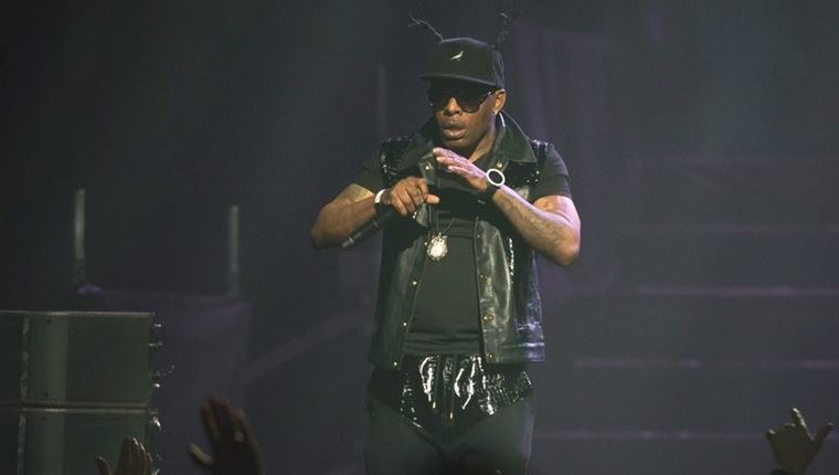 Πέθανε ξαφνικά στα 59 του ο ράπερ Coolio