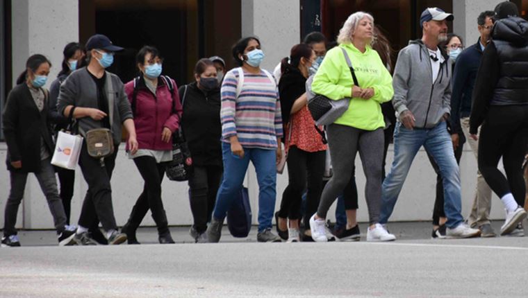 Κορονοϊός: Ανέβηκαν στα 21.121 τα νέα κρούσματα