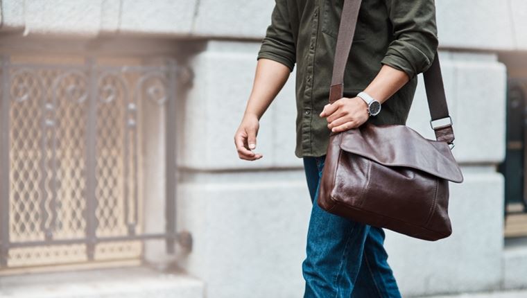 Τέλειες τσάντες ώμου για κάθε μέρα στο γραφείο