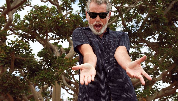 Ο αλεξίσφαιρος κύριος Pierce Brosnan