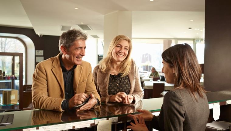 Τι θέλει επιτέλους αυτός ο τουριστικός φόρος από τα ταξίδια μας;