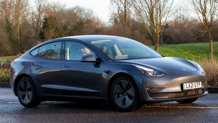 Ένας Ινδός παρήγγειλε το Tesla Model 3 το 2016 και περίμενε 7 χρόνια