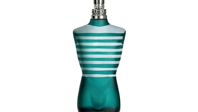 4 υπέροχα αντρικά αρώματα από τα &#39;90s επιστρέφουν στη μόδα