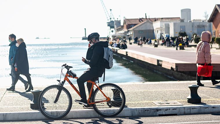Οι λόγοι που δεν πέφτουν τα κρούσματα κορονοϊού