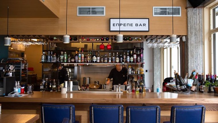 Στην Κυψέλη "Έπρεπε" να γίνει ένα μπαρ. Και έγινε.