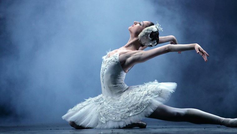 Η αναστολή της &quot;Λίμνης των Κύκνων&quot; φέρνει αντιδράσεις στο Twitter