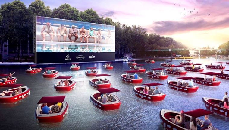 Ο Σηκουάνας μεταμορφώνεται σε πλωτό θερινό σινεμά