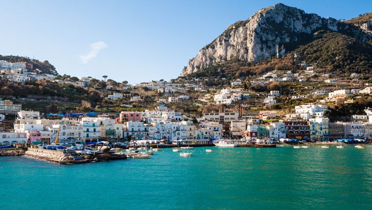 Η κούρσα των Covid-free νησιών στη Μεσόγειο