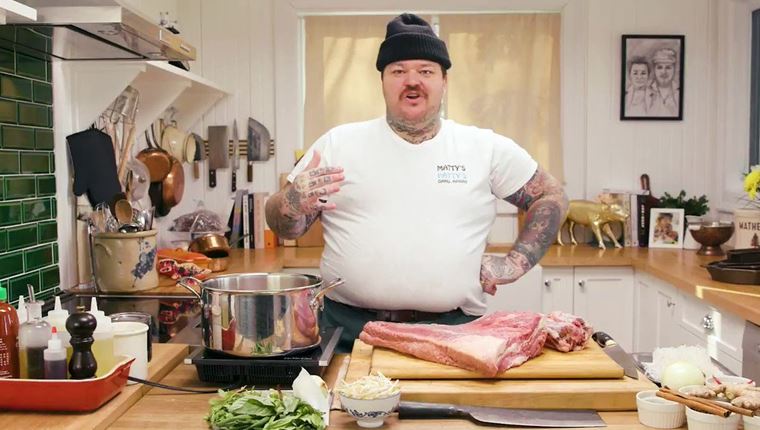 Όλοι βλέπουν το Just a Dash στο Youtube