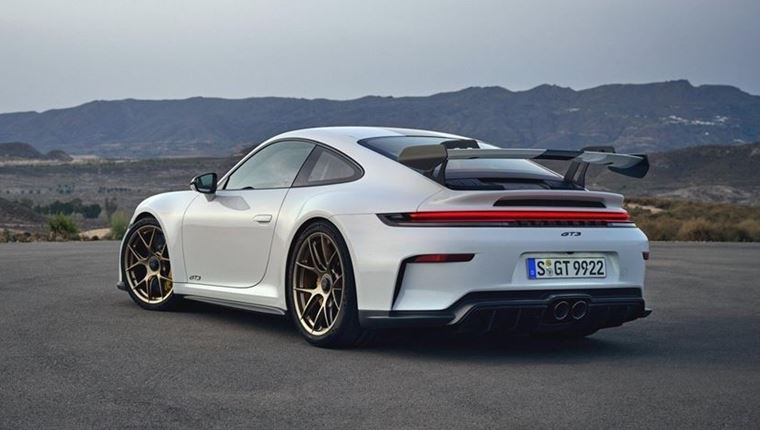 Η νέα και τρομερή Porsche 911 GT3-για πρώτη φορά με πίσω καθίσματα (video)