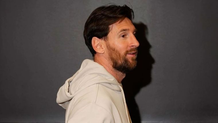 Πόσο κοστίζουν τα sneakers που φορούσε ο Lionel Messi στο Super Bowl