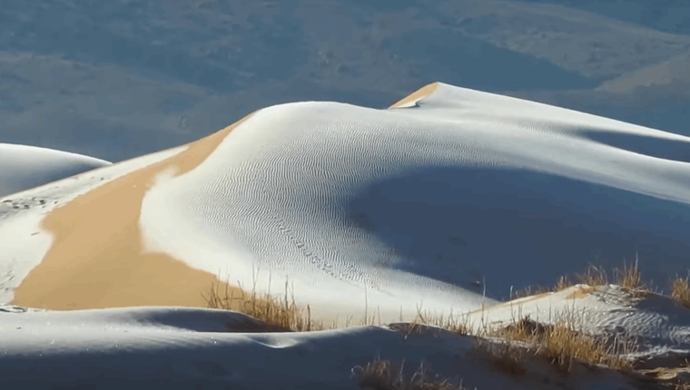 Το χιόνι σκέπασε την έρημο Σαχάρα