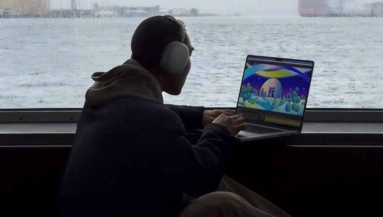 Τι παίζει με τον επεξεργαστή του νέου MacBook Pro;