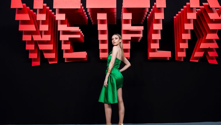 Δεν μιλούν όλοι τυχαία για την Ester Exposito