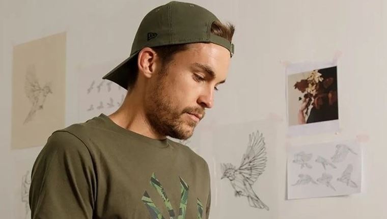 Τα αποδημητικά πουλιά του street artist Taquen