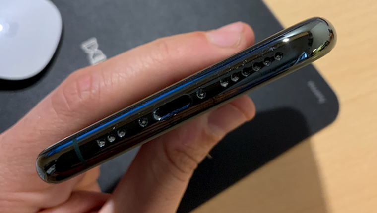 Το επόμενο iPhone ίσως να μην έχει θύρα φόρτισης