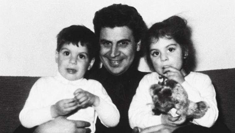 Πώς προέκυψε το δικαστικό θρίλερ της κηδείας του Μίκη Θεοδωράκη