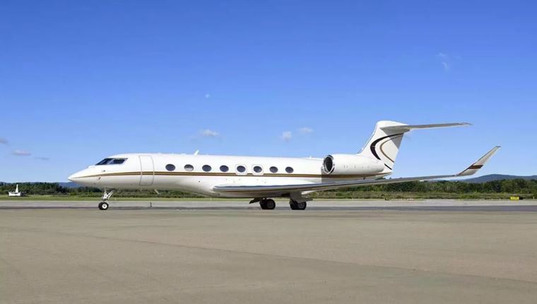 Μπορείς να αγοράσεις το ιδιωτικό τζετ του Jeff Bezos πλέον, αν έχεις δυο φράγκα στην άκρη