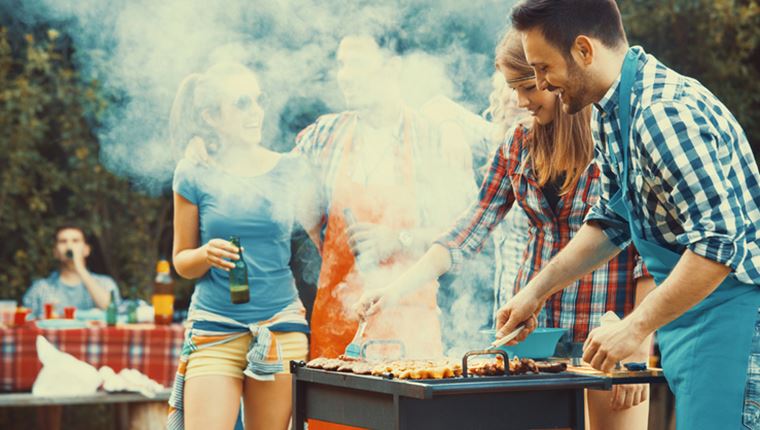 Ποιο αρνί και ποιο κατσίκι; Το Πάσχα θέλει μπάρμπεκιου