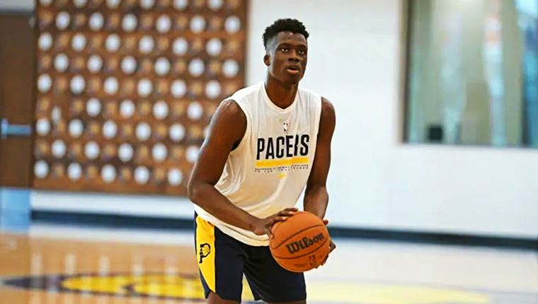 Η ώρα του Άλεξ Αντετοκούνμπο