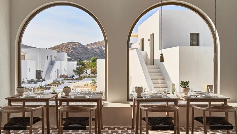 Κάτι νόστιμο μαγειρεύουν Γιάννης Κιόρογλου και Αλέξανδρος Τσιοτίνης στην Πάρο