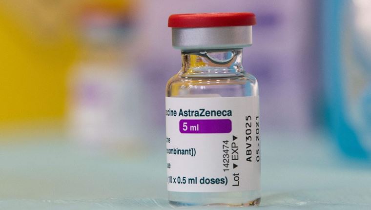 Το εμβόλιο της AstraZeneca λειτουργεί καλά και ως επαναληπτική, τρίτη δόση